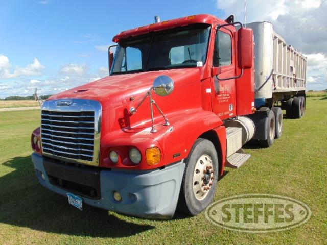 2007 Freightliner FLD Classic